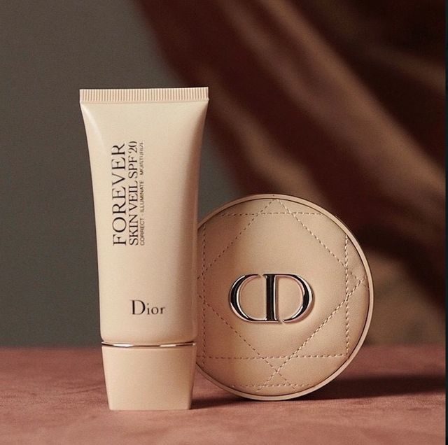 dior首度推出「氣墊蜜粉」全新妝前乳！完全是底妝隱形防護衣，不怕沾染白色衣服～
