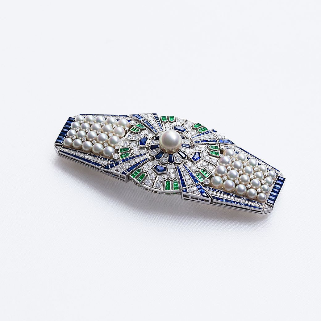 MIKIMOTO 真珠王とその宝石店100年 ミキモト/真珠王とその宝石店100年(KILA編集部 : 著) / 古本