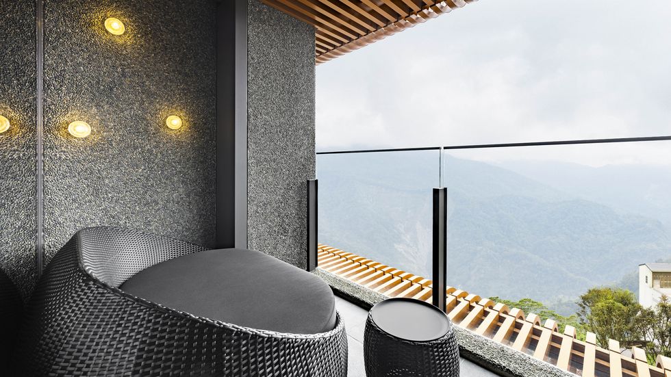 嘉義阿里山最美飯店即將開幕！「阿里山英迪格」每間房都有絕美山景、外觀以鐵道格柵元素融合綠建築設計