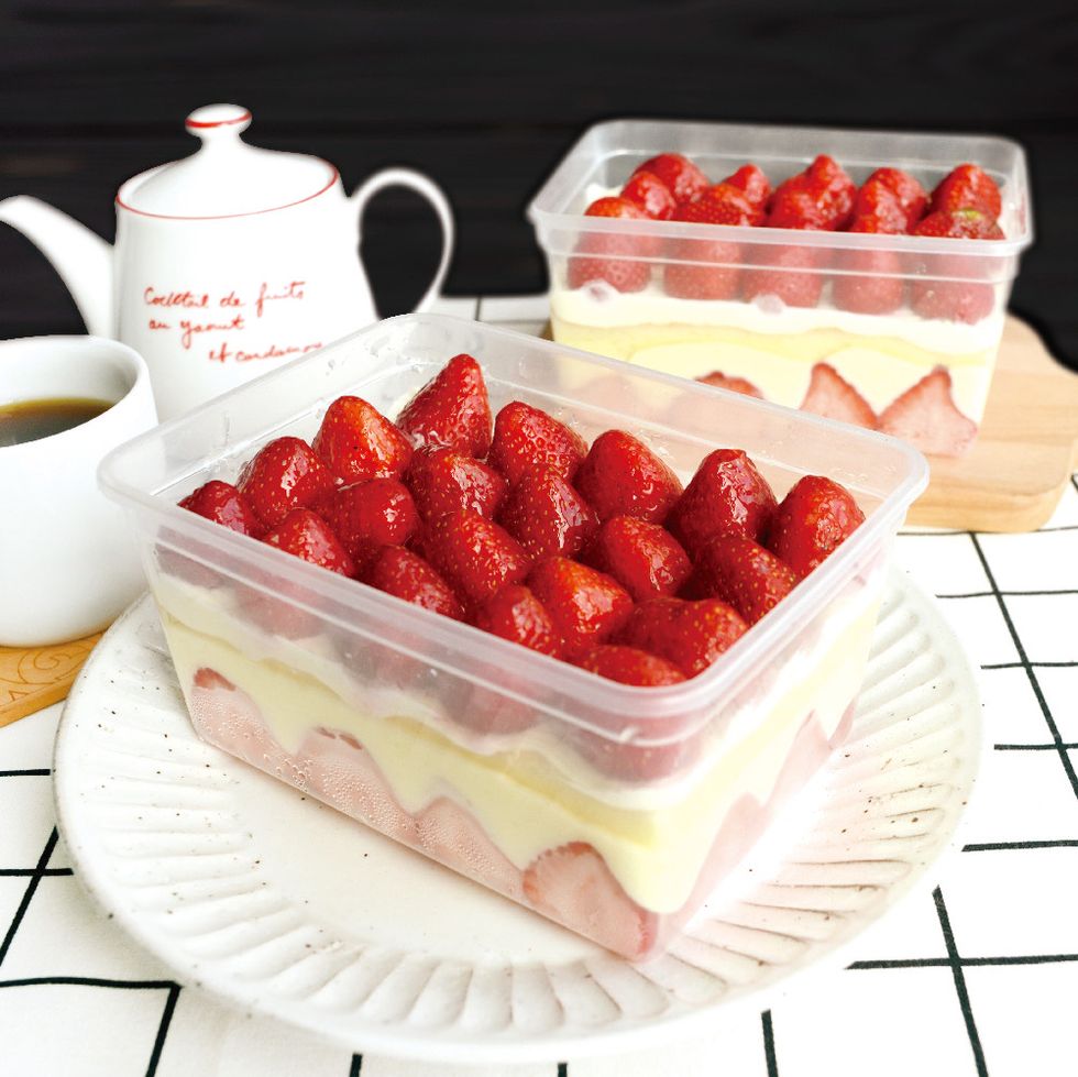 萊爾富超商推出「草莓＋芋泥」新品甜點及冰品！草莓芋泥蛋糕、草莓濃心雪糕多樣品項一次滿足草莓、芋頭控！