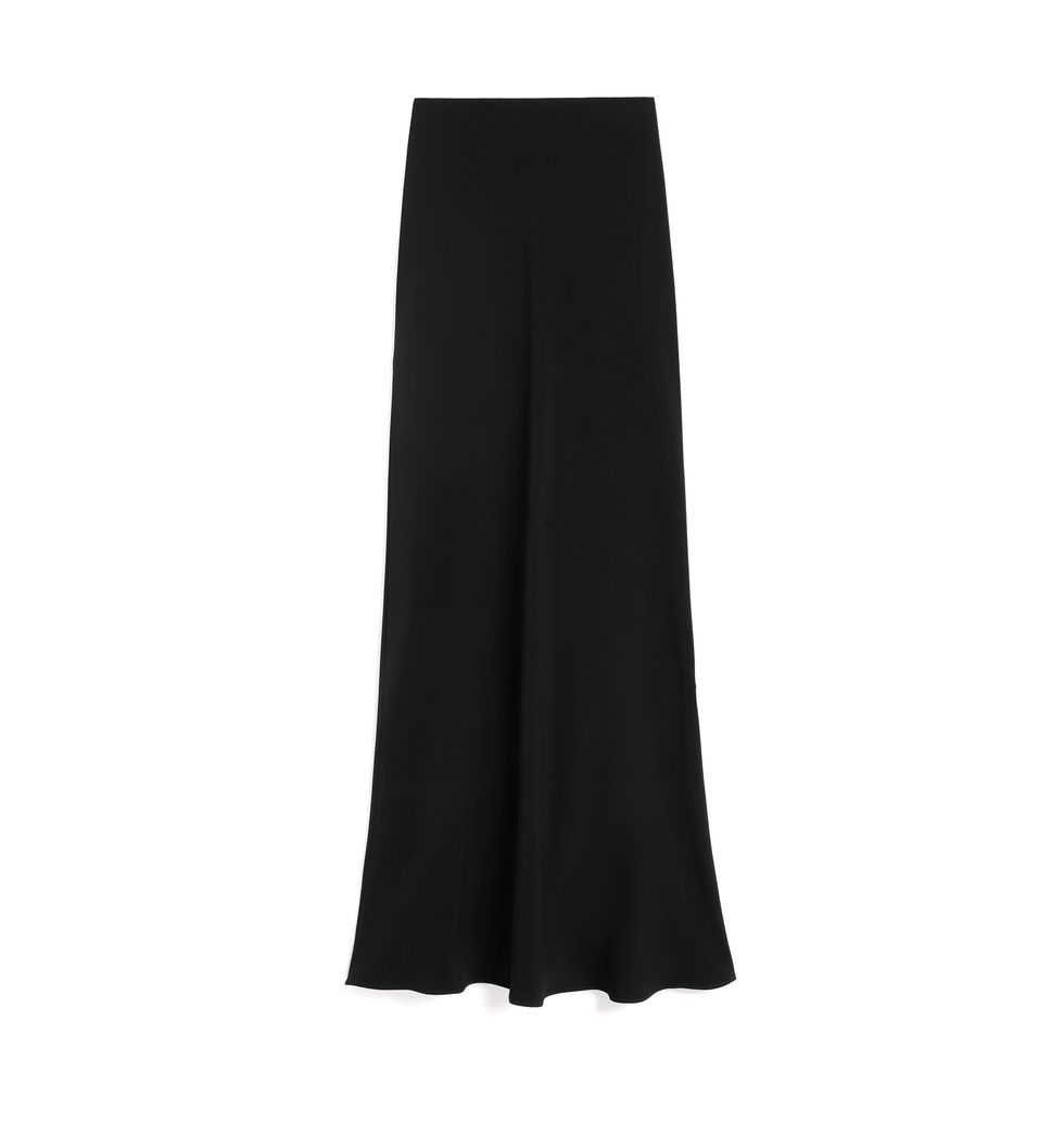 a black dress with a long black skirt