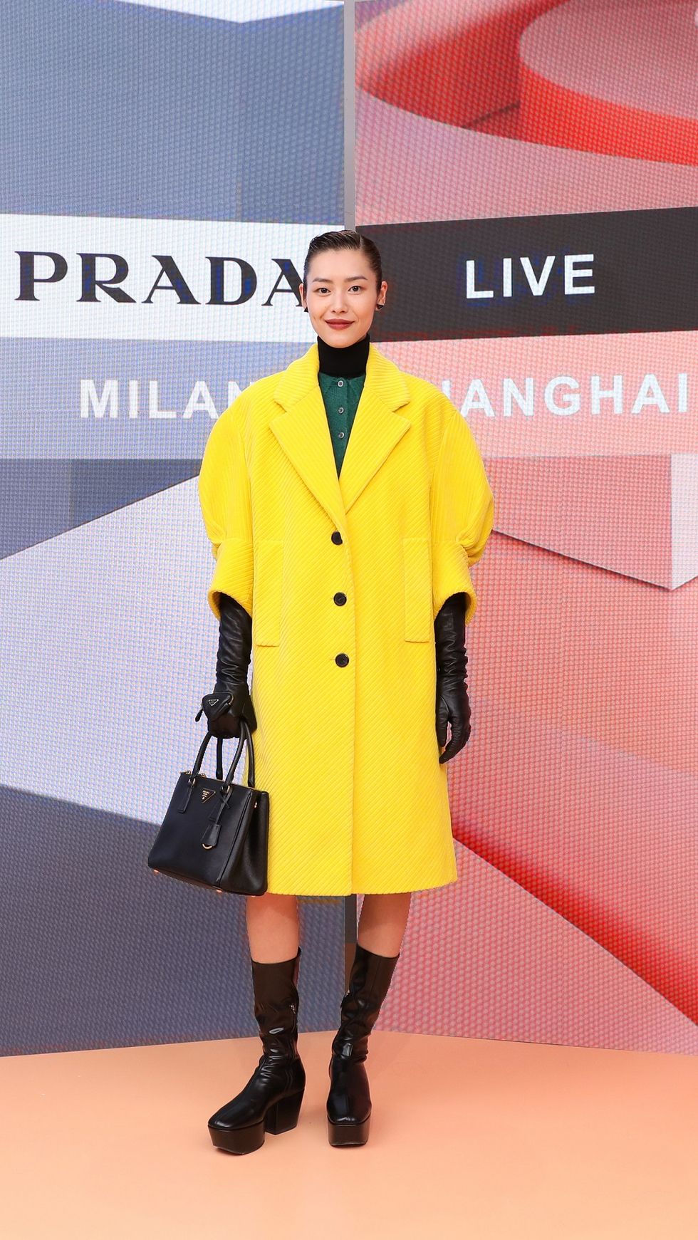 超模劉雯出席prada 2022春夏女裝秀上海場