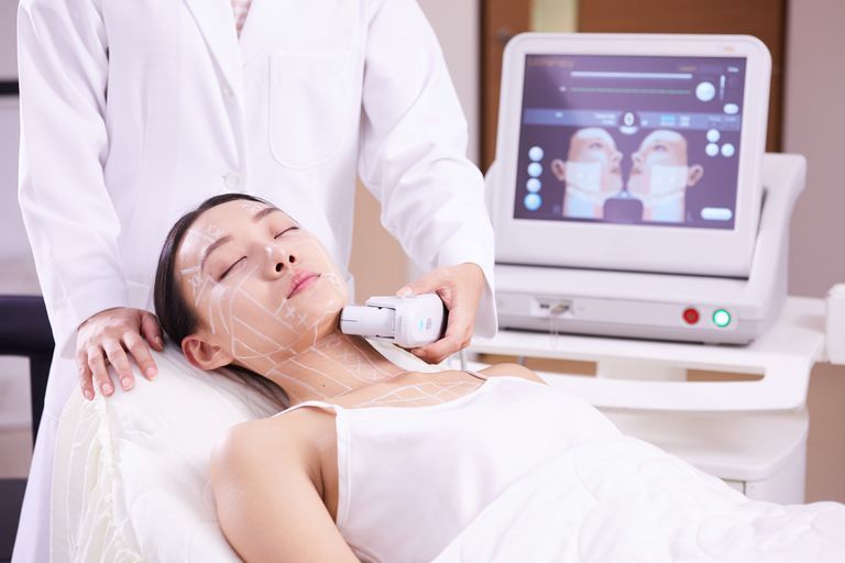 Skin, Obstetric ultrasonography, Patient, Technology, Gadget, Joint, Electronic device, Hospital, Ear, Neck, 