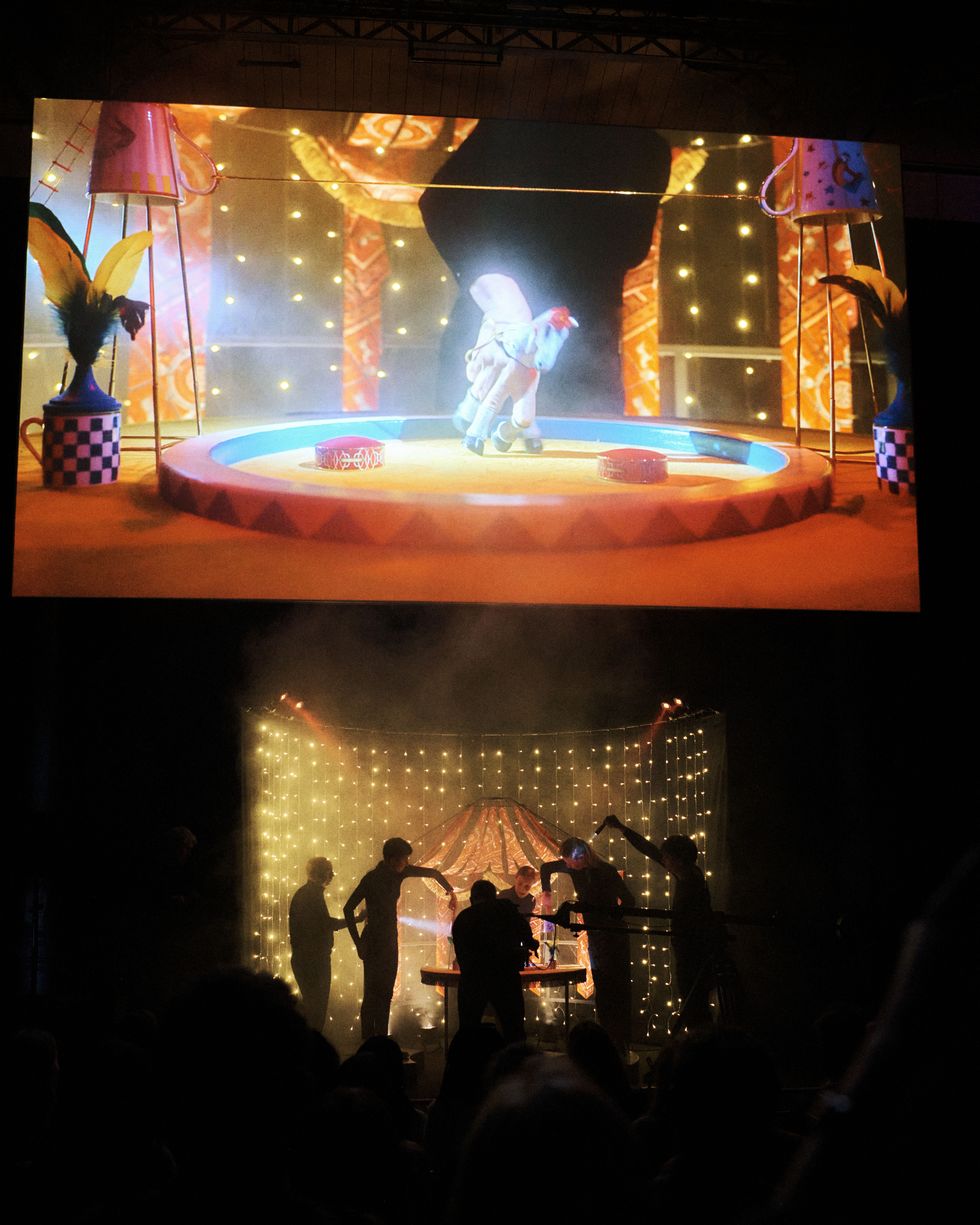 愛馬仕奇幻劇場「飛馬行空」巡演台北！飛馬、凱莉包化身短劇主角，與舞蹈、影像交織出奇幻篇章！