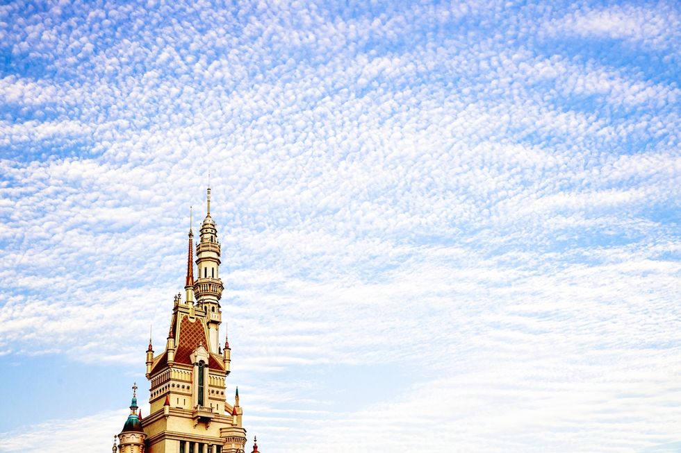香港迪士尼樂園「奇妙夢想城堡」即將完成華麗變身，今年下旬隆重揭幕！