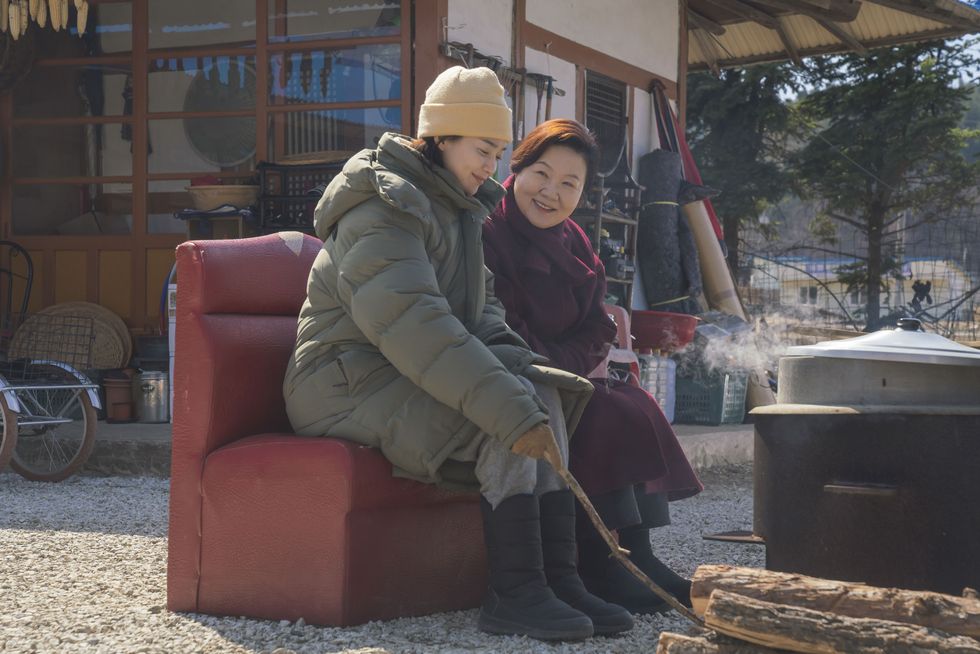 過世的母親重返人間只為陪女兒？韓國催淚電影《鬼媽媽的假期》申敏兒自曝「和媽媽就像朋友一樣！」