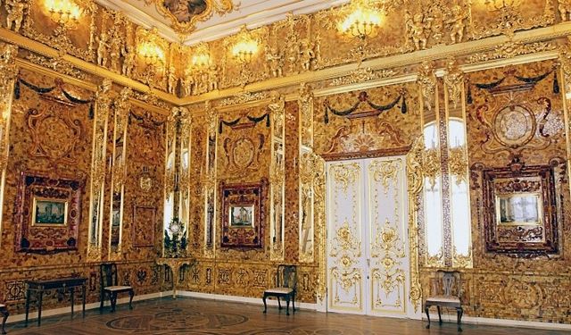 Holy places, Building, Palace, Ballroom, Room, Interior design, Architecture, Ceiling, Napoleon iii style, Furniture, 