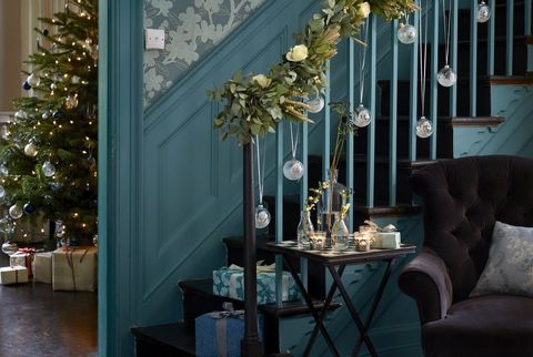 Room, Interior design, Furniture, Christmas decoration, Interior design, Teal, Holiday, Turquoise, Decoration, Home, 