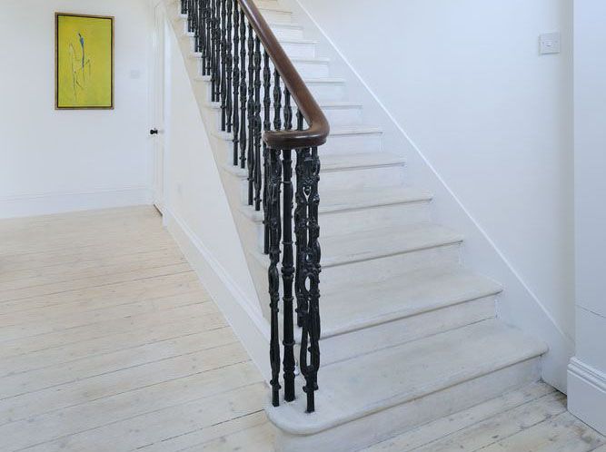 Stairs, Wood, Property, Floor, White, Wall, Flooring, Real estate, Handrail, Line, 