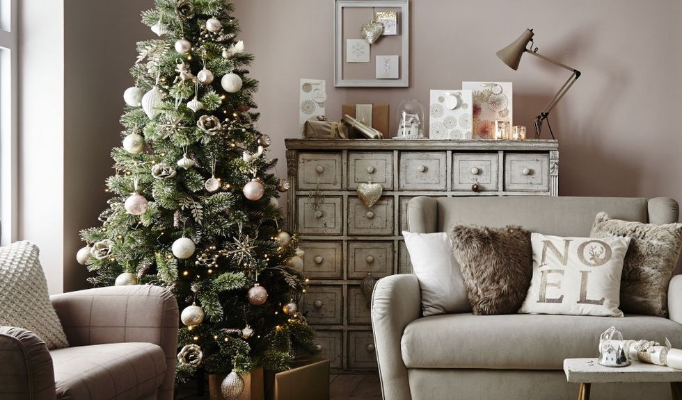 Room, Interior design, Wood, Home, Living room, Furniture, White, Interior design, Christmas tree, Christmas decoration, 