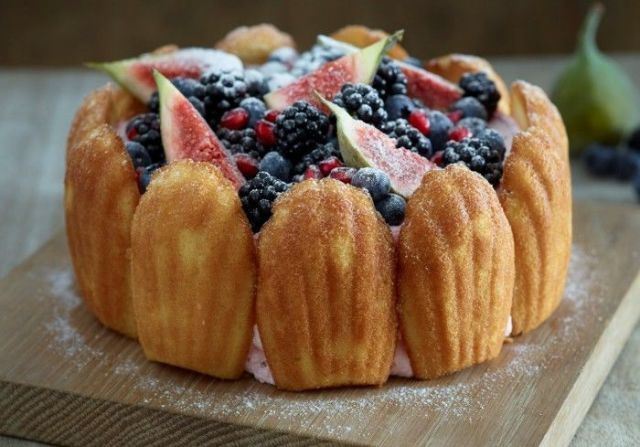 Frutti di Bosco (Mixed Berry Cake) | Bindi Shoppe