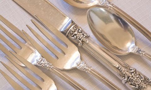 Dishware, Cutlery, Kitchen utensil, Tableware, Serveware, Linens, Spoon, Household silver, Home accessories, Beige, 