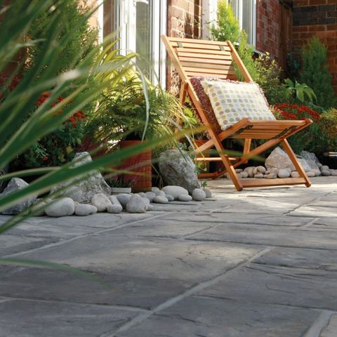 Plant, Wood, Outdoor furniture, Garden, Hardwood, Groundcover, Shrub, Backyard, Yard, Flagstone, 