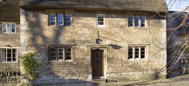 grade-II-listed-former-schoolhouse-exterior