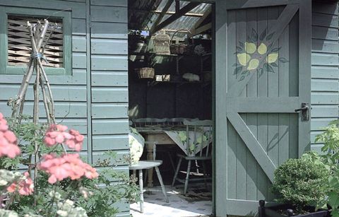Colour Confident: Outdoor Space and Gardens