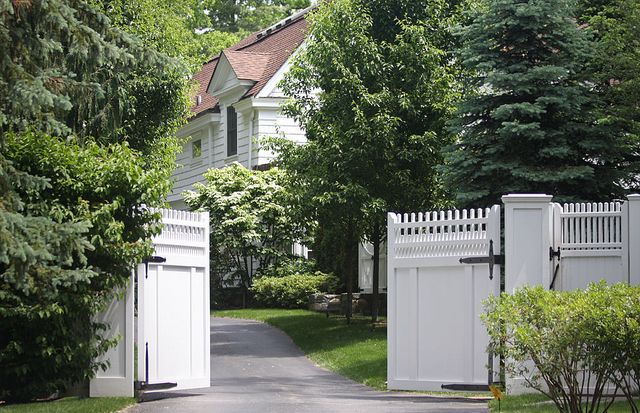 The house of U.S. Presidential hopeful Hillary Clinton (D-NY) is seen June 3, 2008 in Chappaqua, New York. Senator Clinton will be in New York City tonight as voters go to the polls in the Montana and South Dakota presidential primaries.