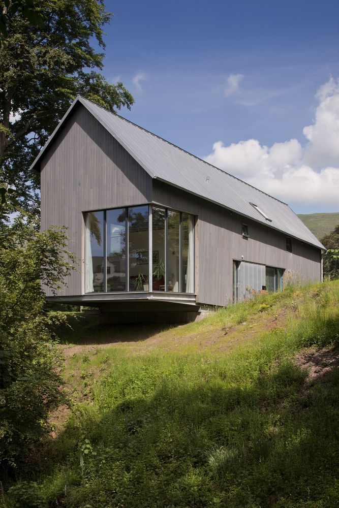 Reader home in Strathblane, Stirlingshire – floating house