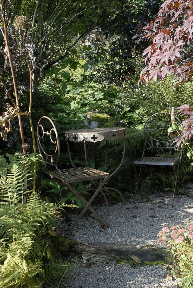 Garden furniture - rust
