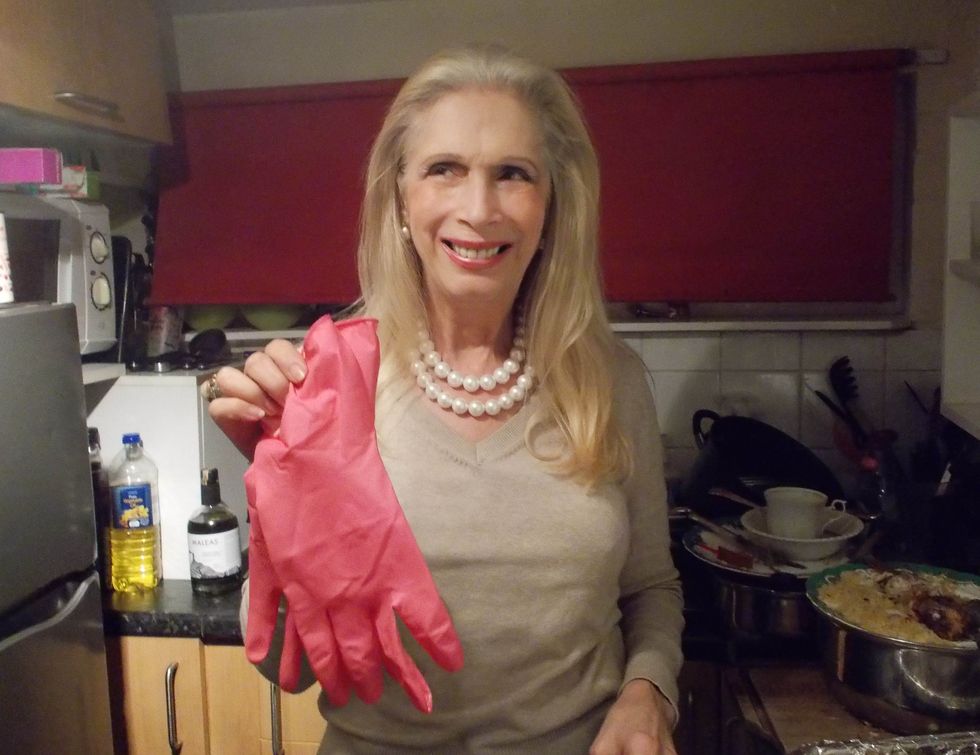 Lady Colin Campbell - Lady C - Who's Doing the Dishes?