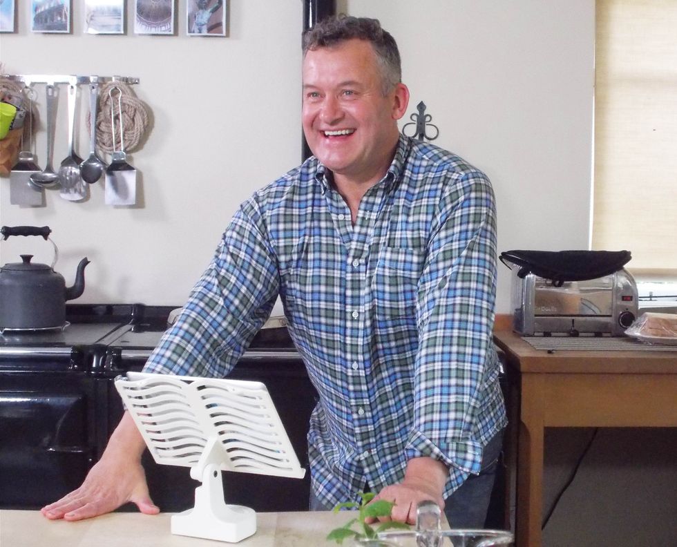 Paul Burrell - Who's Doing the Dishes?