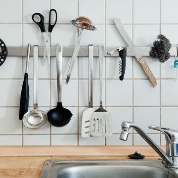 Plumbing fixture, Kitchen sink, Tap, Sink, Kitchen utensil, Cutlery, Plumbing, Composite material, Household hardware, Spoon, 
