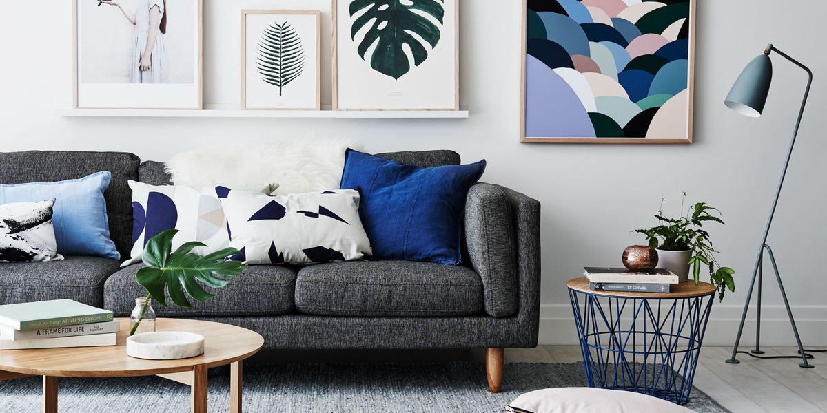 A nappali elrendezése: A kanapékat a falhoz kell helyezni?