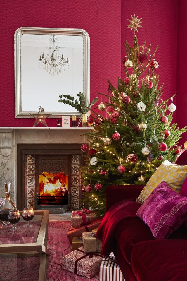 December/January House Beautiful cover - Christmas living room decorating scheme with traditional red and gold