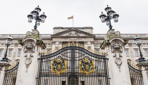 UK, London, Gate at Buckingham Palace