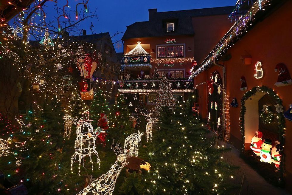 House Christmas lights, Germany