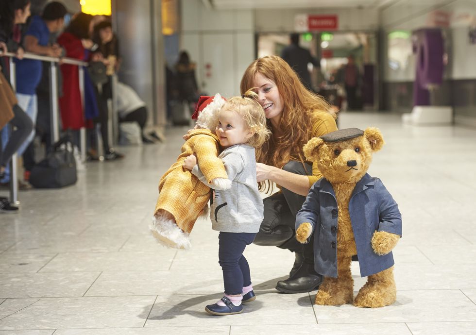 Heathrow Christmas advert - Steiff bears Doris and Edward Bair at Heathrow Airport