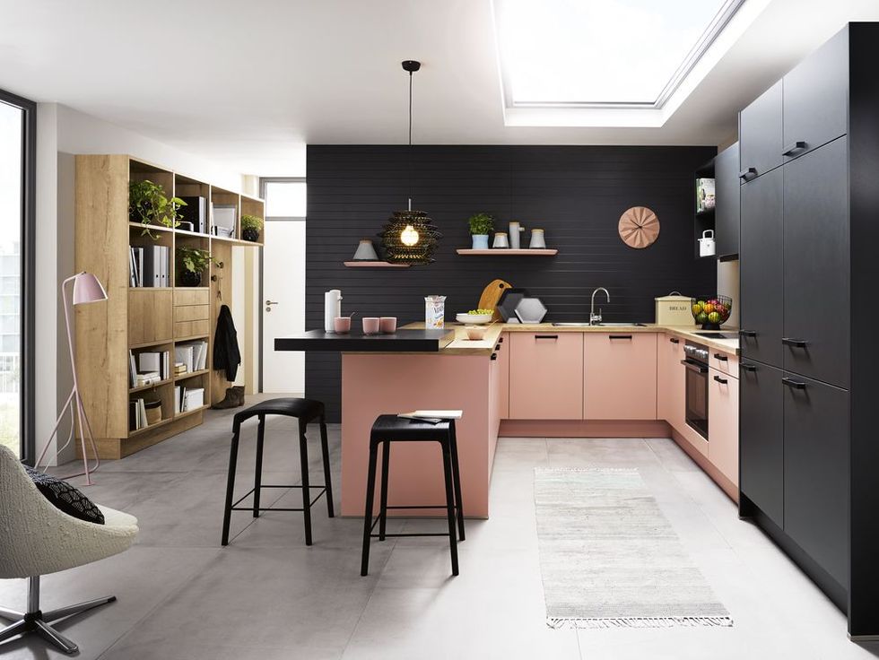 Pink and  black kitchen, Inhouse
