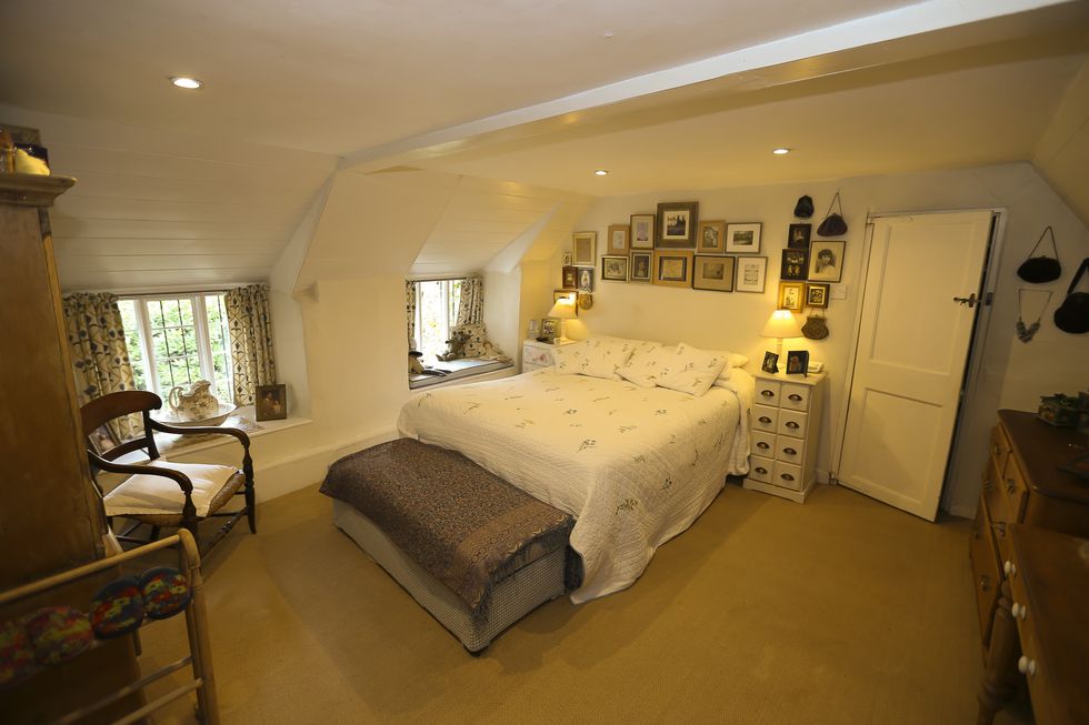 Parliament House cottage, bedroom, Woods Estate Agents & Auctioneers
