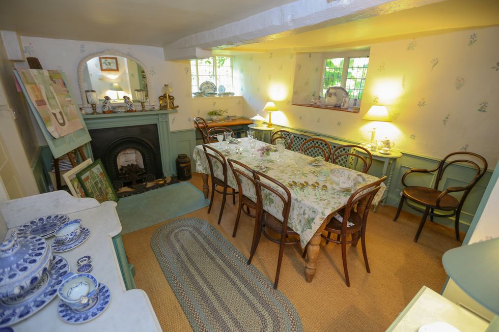 Parliament House cottage, dining room, Woods Estate Agents & Auctioneers