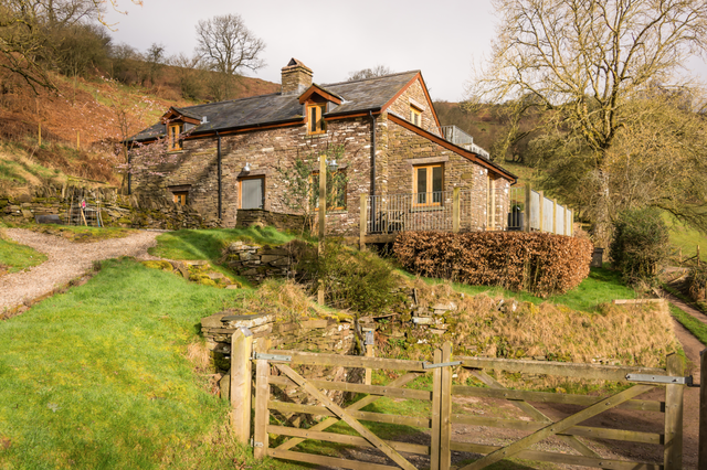 Faraway House - Unique Home Stays