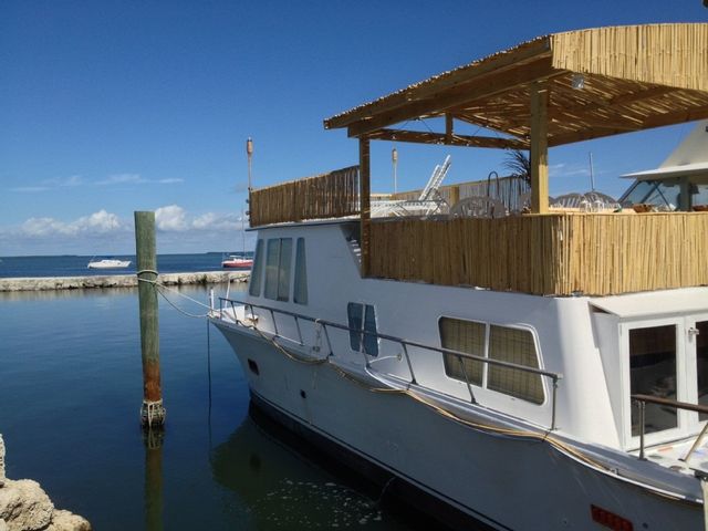 <p>The three-bedroom, one-and-a-half-bath 'Big Bamboo' houseboat is available to rent for <a target="_blank" href="https://www.homeaway.co.uk/p448127vb" data-tracking-id="recirc-text-link">£133 per night</a>.</p>