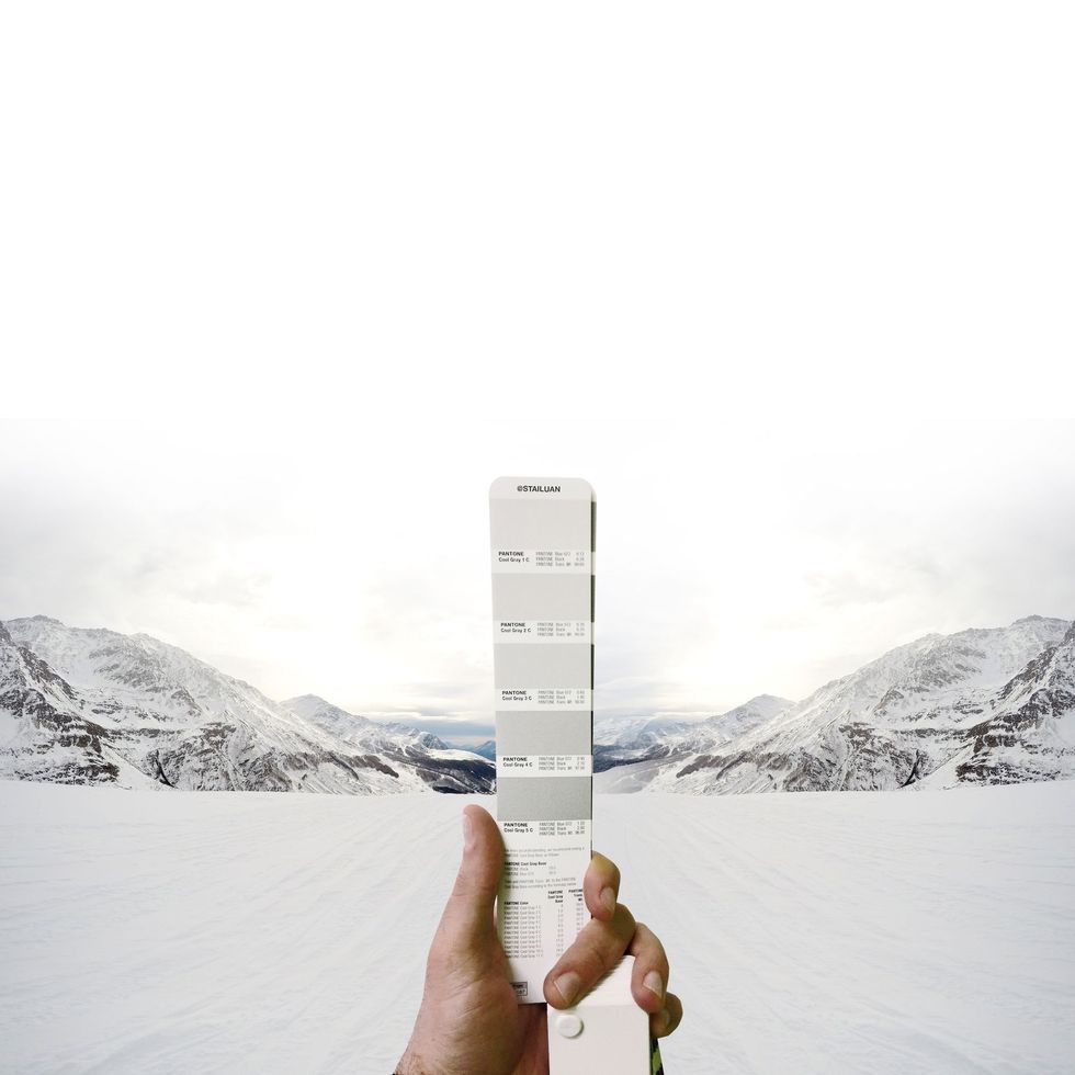 Finger, Slope, Gadget, Glacial landform, Display device, Mobile phone, Mountain range, Geological phenomenon, Thumb, Ice cap, 