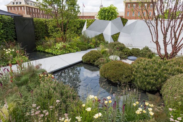The Jeremy Vine Texture Garden. Designed by: Matt Keightley. RHS Chelsea Flower Show 2017
