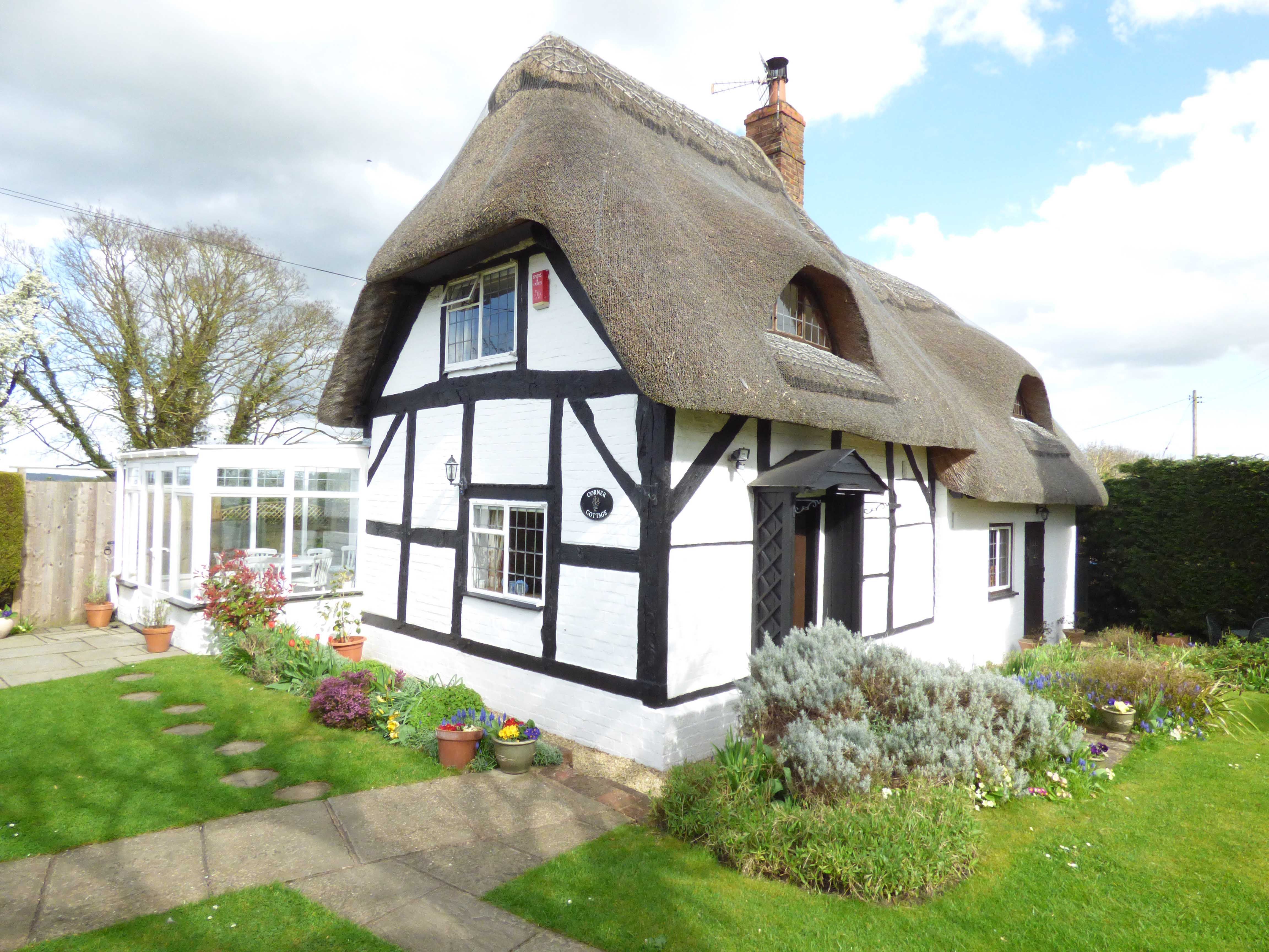 8 Dreamy Cotswold Cottages For Sale Properties In The Cotswolds