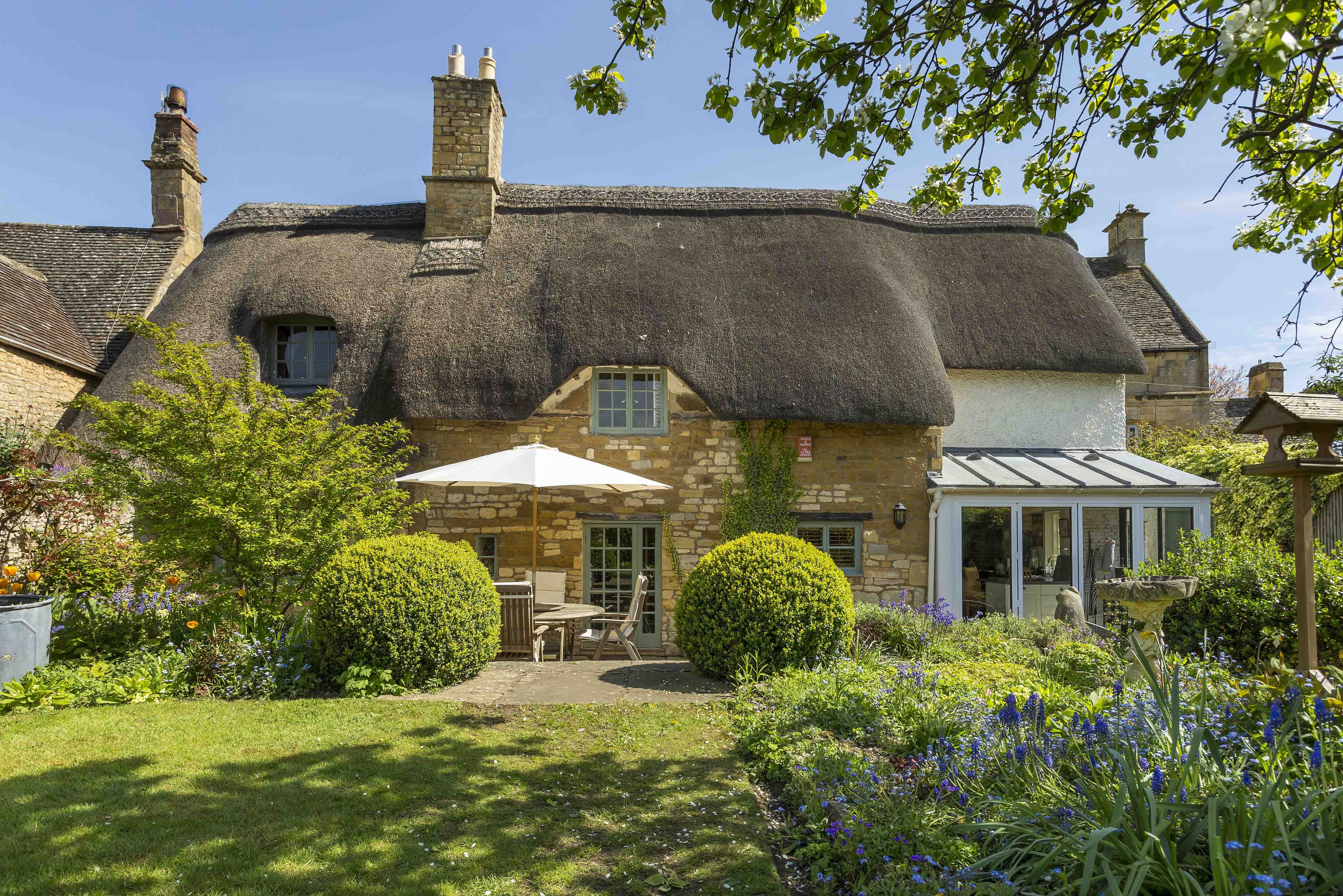 8 Dreamy Cotswold Cottages For Sale Properties In The Cotswolds