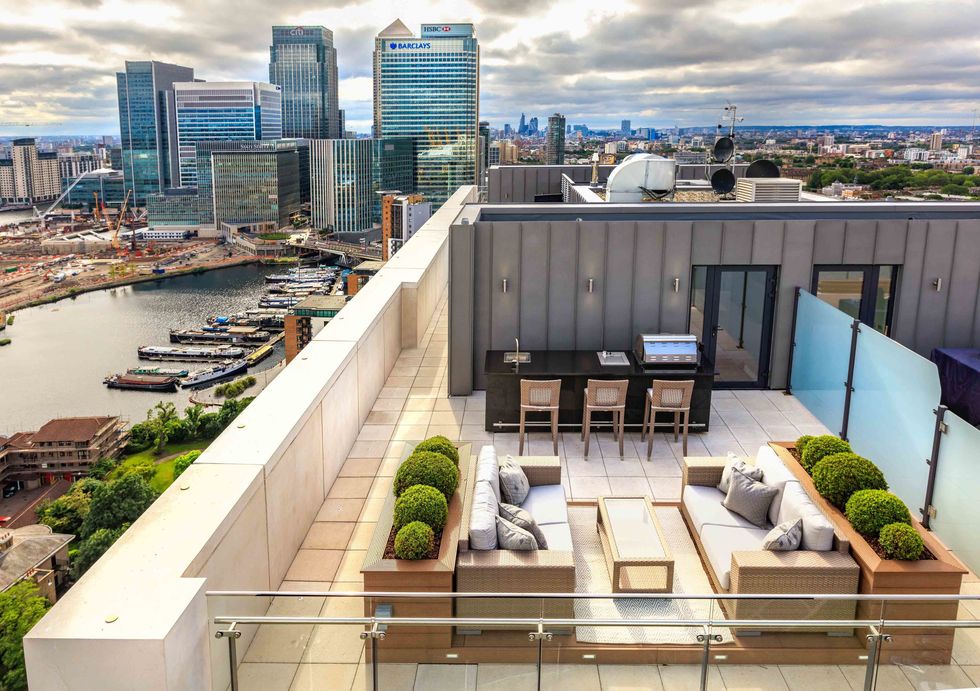 Two-bedroom Canary Wharf penthouse for sale     Property the market