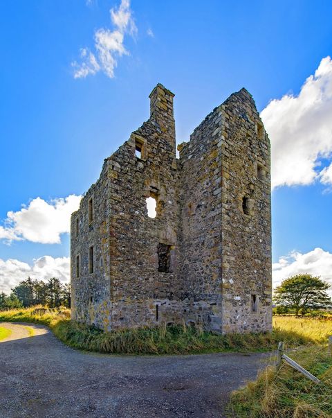 Knockhall Castle In Scotland Is On Sale For £130,000 But It Has No Roof