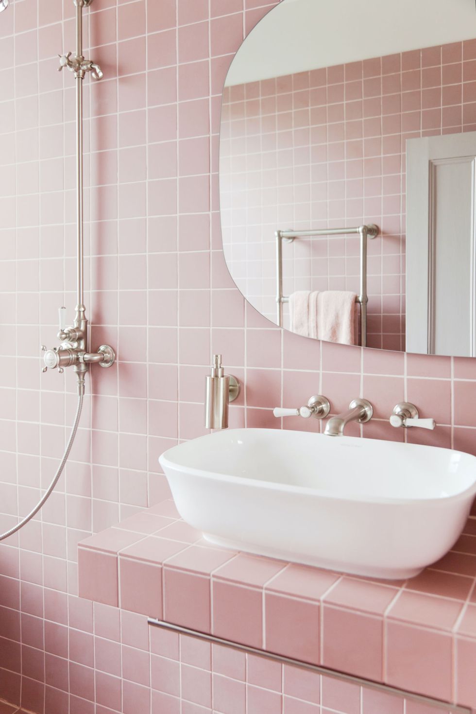 Tour 2LG's Pink Bathroom - Pink Bathroom Tiles