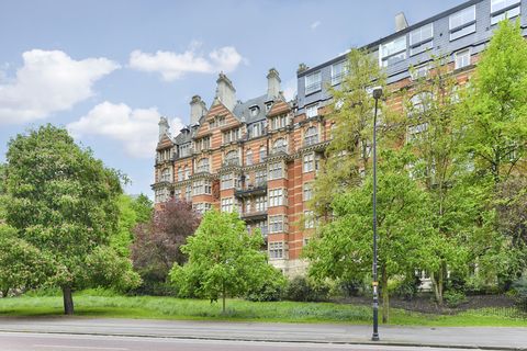 Parkside apartment London