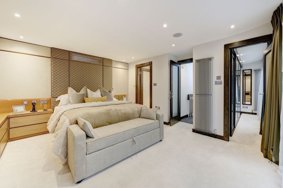 38 shepherd street - Mayfair - master bedroom - Pastor Real Estate