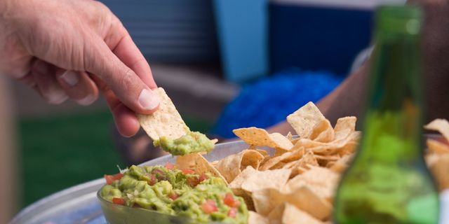 Chips and guacamole dip