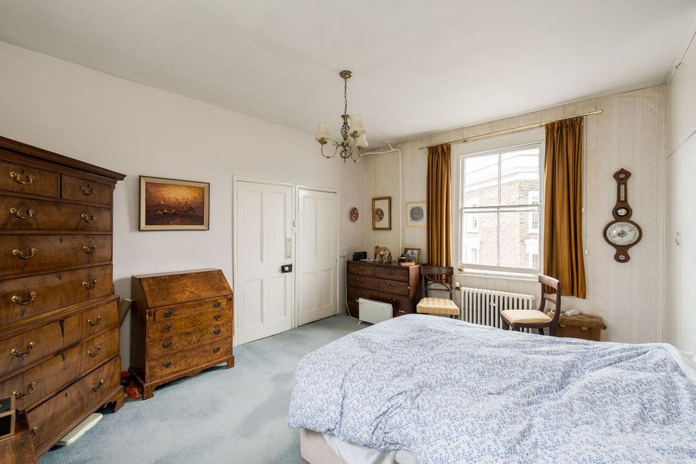 26 Chalcot Crescent - Primrose Hill - Paddington 2 - property - bedroom - Savills