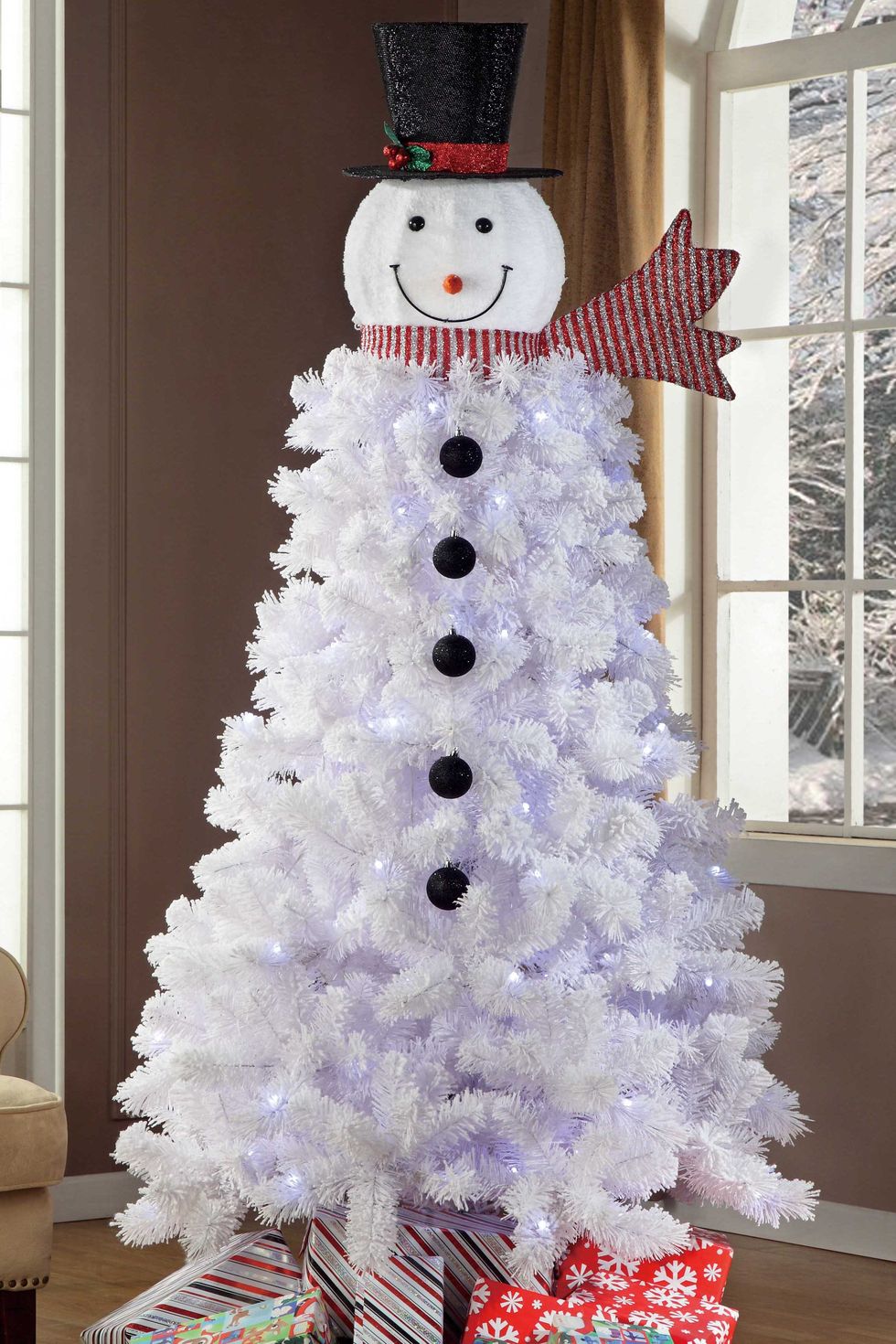 Christmas tree, Snowman, White, Christmas decoration, Tree, Winter, Christmas, Interior design, Ornament, Branch, 