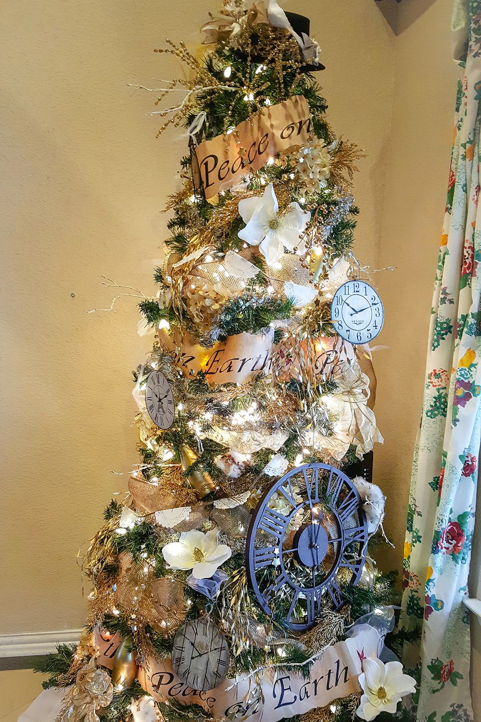 <p>This blogger removed some of the larger decorations&nbsp;from her tree and replaced those empty areas with antique and wooden clocks. </p><p><em data-redactor-tag="em"><a href="http://theperfectgathering.com/" target="_blank" data-tracking-id="recirc-text-link" data-href="http://theperfectgathering.com/">Get the tutorial from The Perfect Gathering »</a></em></p>
