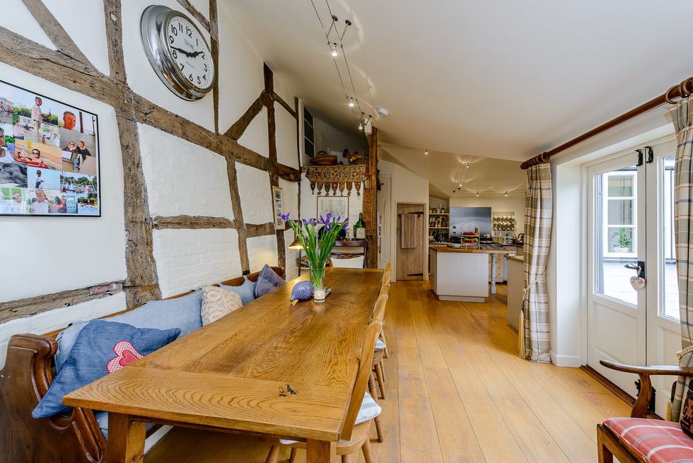 Barn Cottage - Church Street - Micheldever - Hampshire - dining room