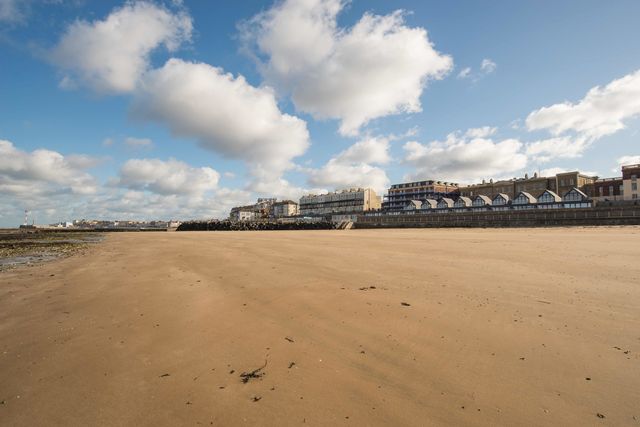 A Beachside Toilet Block In Margate Is Now On The Property Market For £ ...